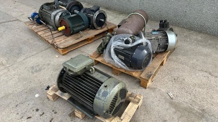 - LOT OF THREE-PHASE ELECTRIC MOTORS